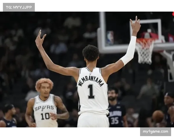 文班亚马3.8盖帽领跑盖帽榜，背后运球突破展现中锋新技